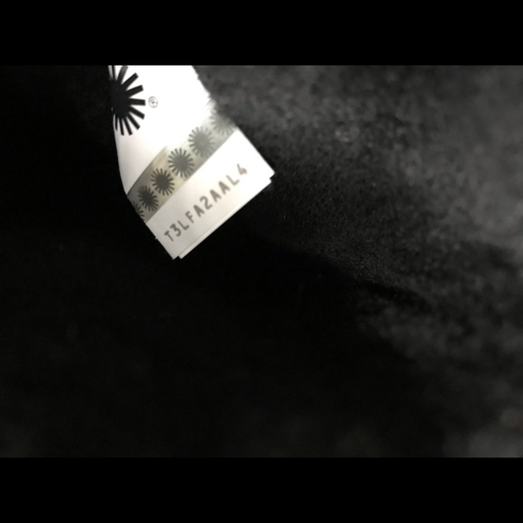 UGG🔴women’s Sundance waterproof winter boots - Picture 9 of 11